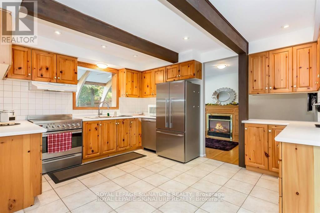 153 Ulster Drive, Oakville, Ontario  L6L 3P3 - Photo 9 - W12935380