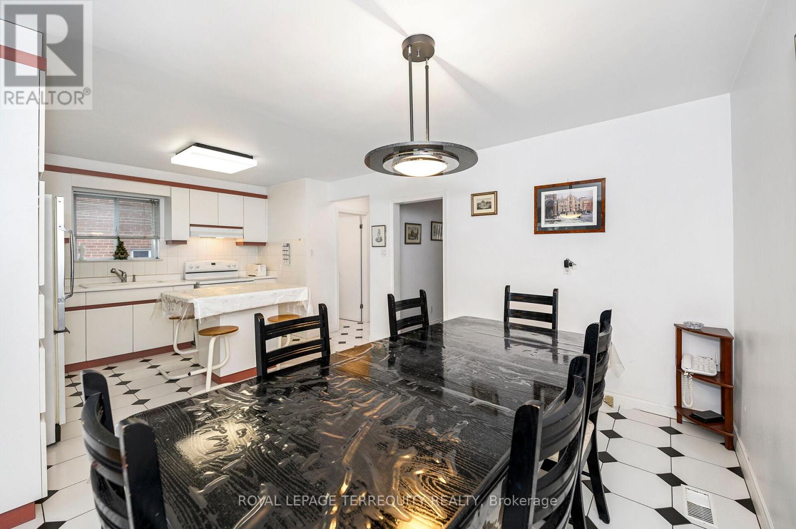 27 Gotham Court, Toronto, Ontario  M6M 2N9 - Photo 10 - W12935392