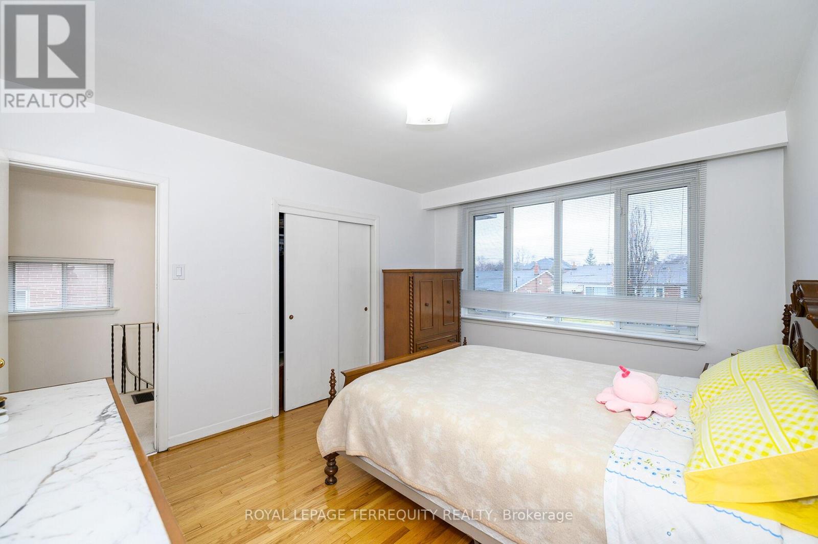 27 Gotham Court, Toronto, Ontario  M6M 2N9 - Photo 17 - W12935392