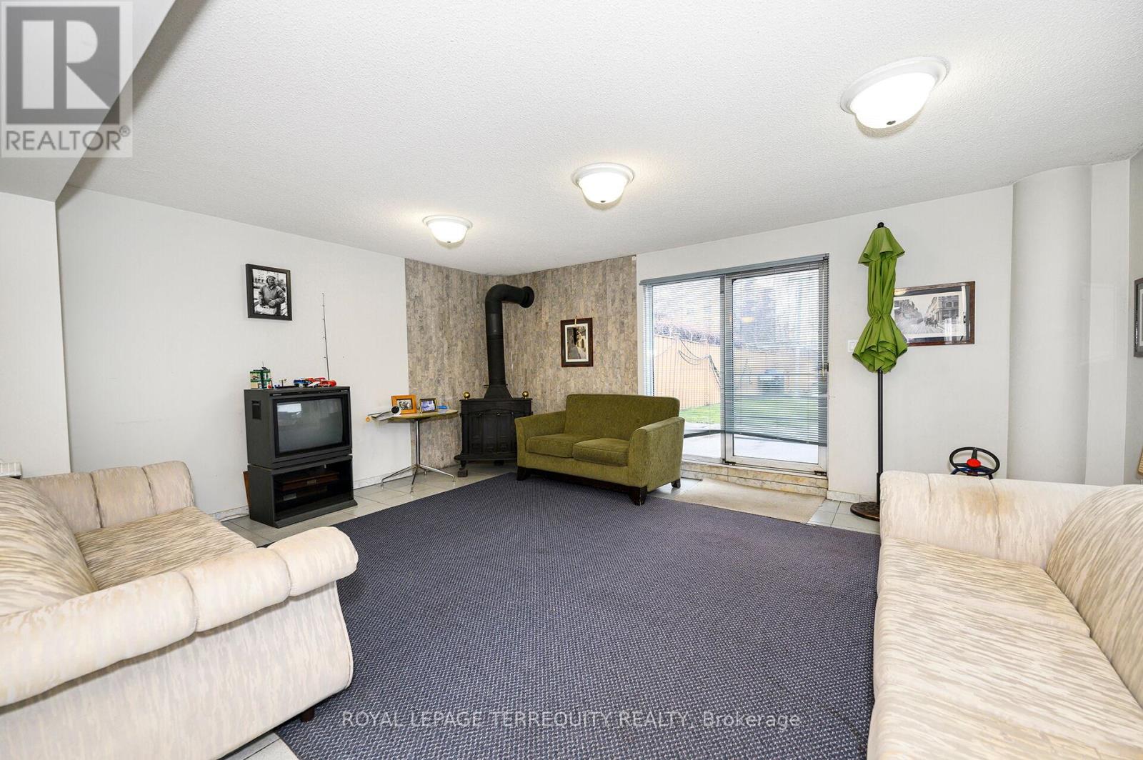 27 Gotham Court, Toronto, Ontario  M6M 2N9 - Photo 25 - W12935392