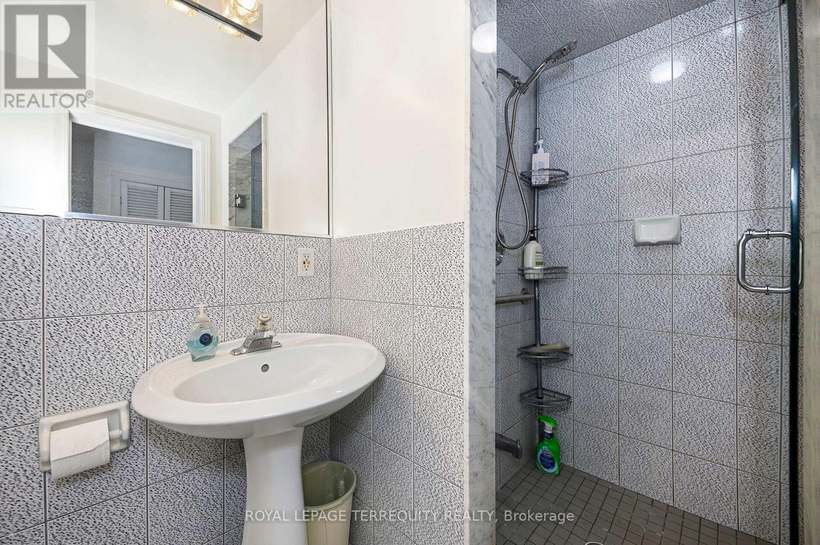 27 Gotham Court, Toronto, Ontario  M6M 2N9 - Photo 28 - W12935392