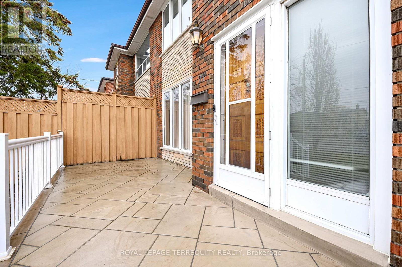 27 Gotham Court, Toronto, Ontario  M6M 2N9 - Photo 3 - W12935392