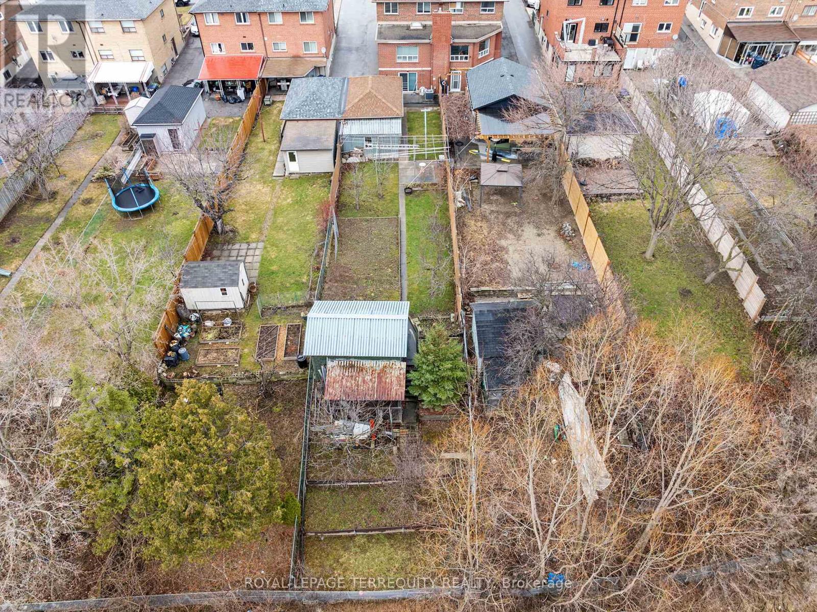 27 Gotham Court, Toronto, Ontario  M6M 2N9 - Photo 40 - W12935392