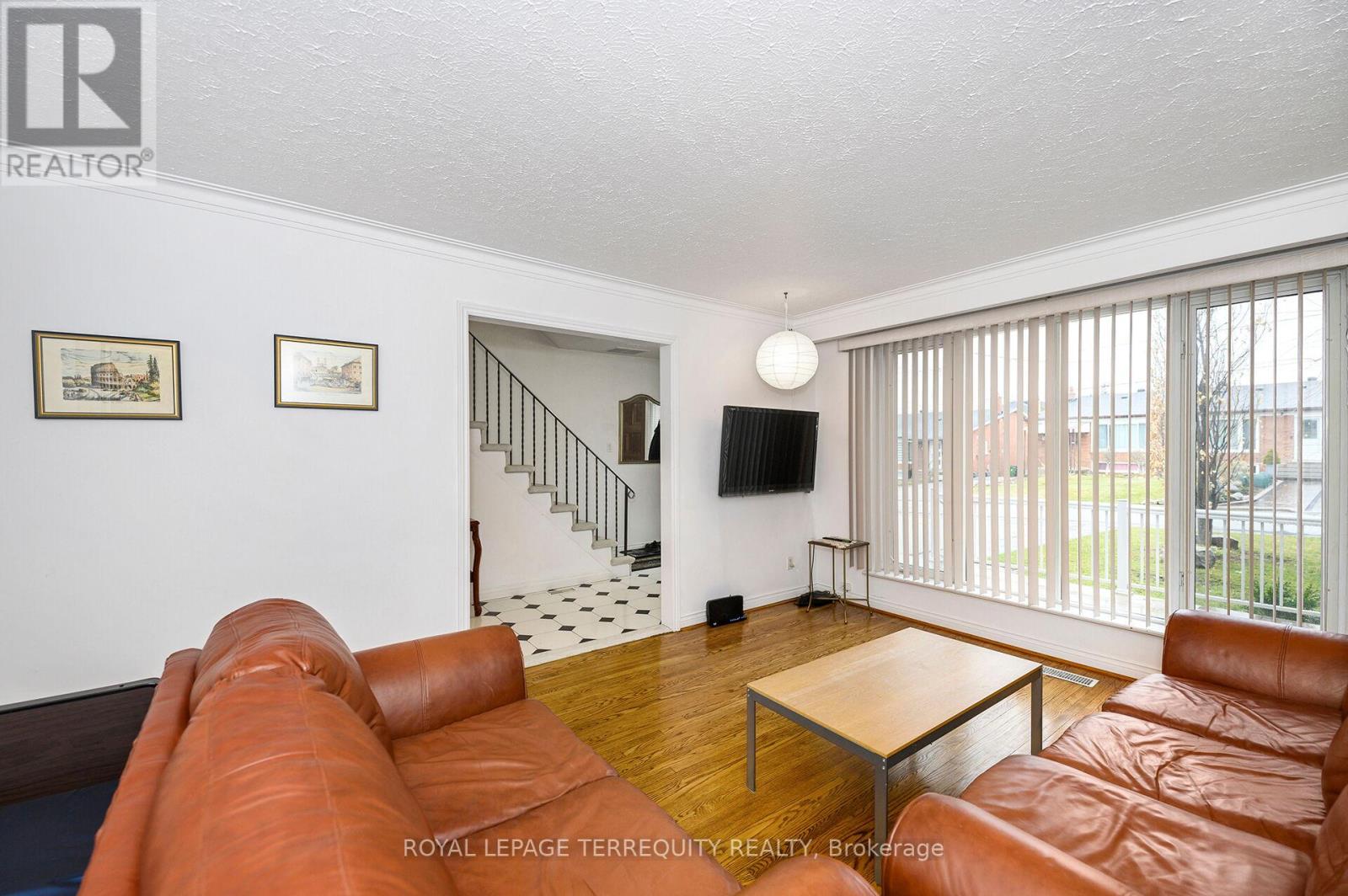 27 Gotham Court, Toronto, Ontario  M6M 2N9 - Photo 6 - W12935392