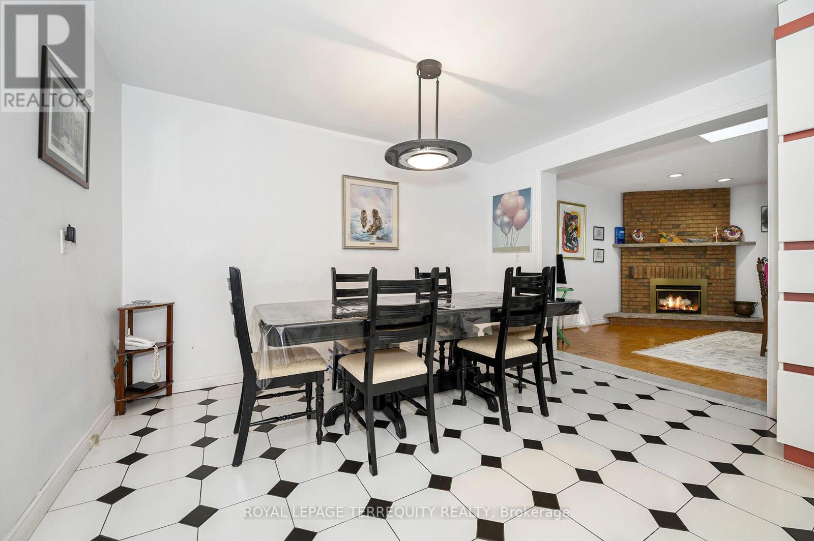 27 Gotham Court, Toronto, Ontario  M6M 2N9 - Photo 9 - W12935392