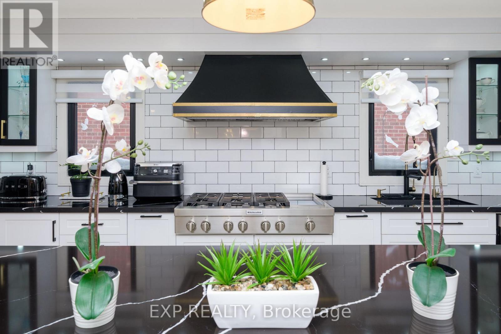 1279 Winterbourne Drive, Oakville, Ontario  L6J 7E4 - Photo 15 - W12935412