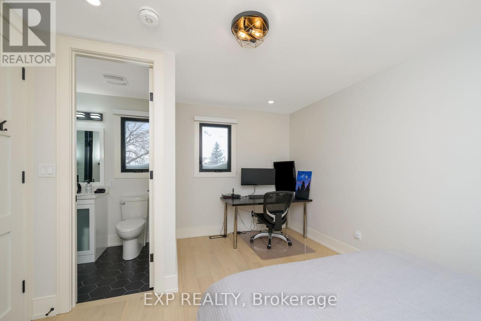 1279 Winterbourne Drive, Oakville, Ontario  L6J 7E4 - Photo 29 - W12935412