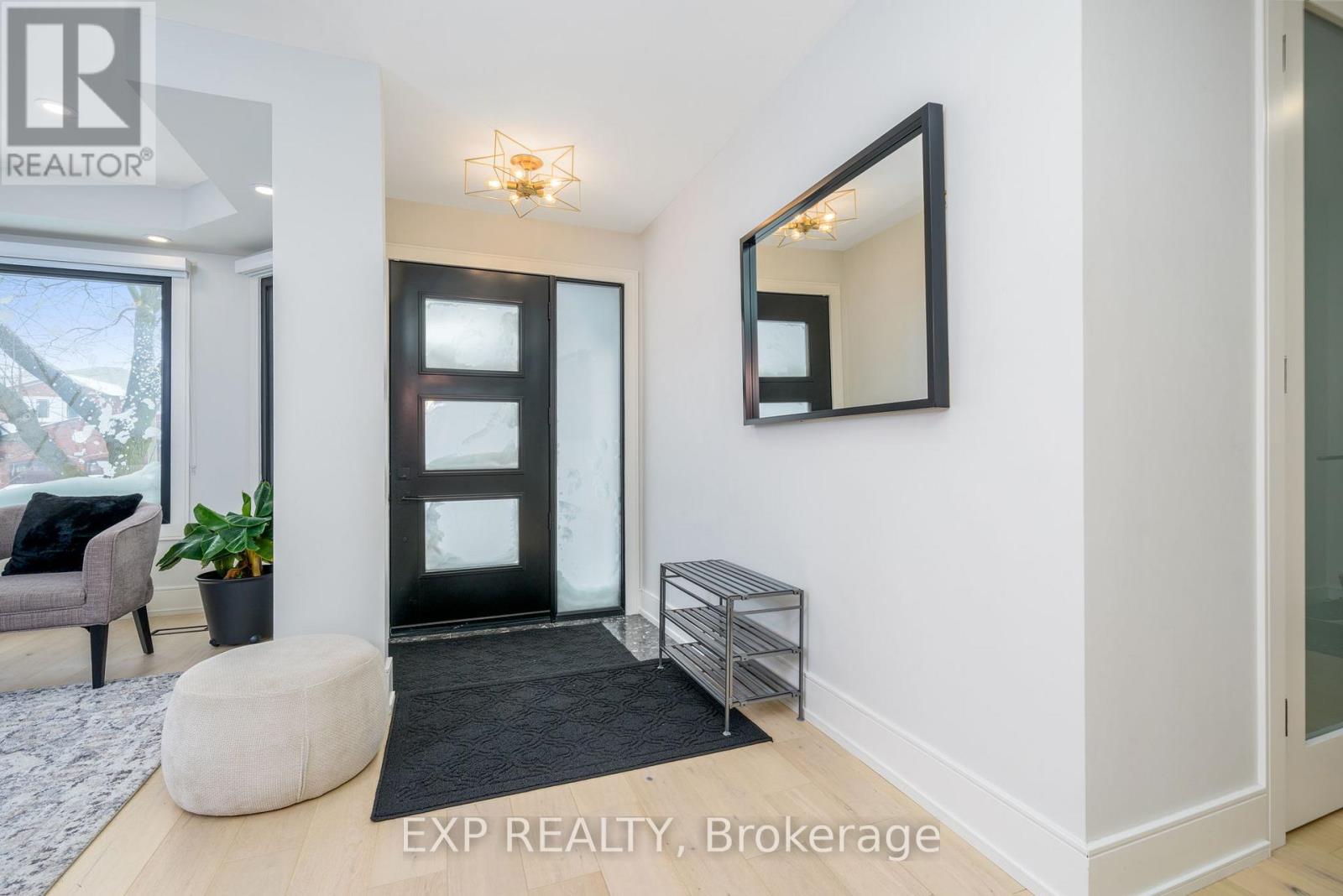 1279 Winterbourne Drive, Oakville, Ontario  L6J 7E4 - Photo 4 - W12935412