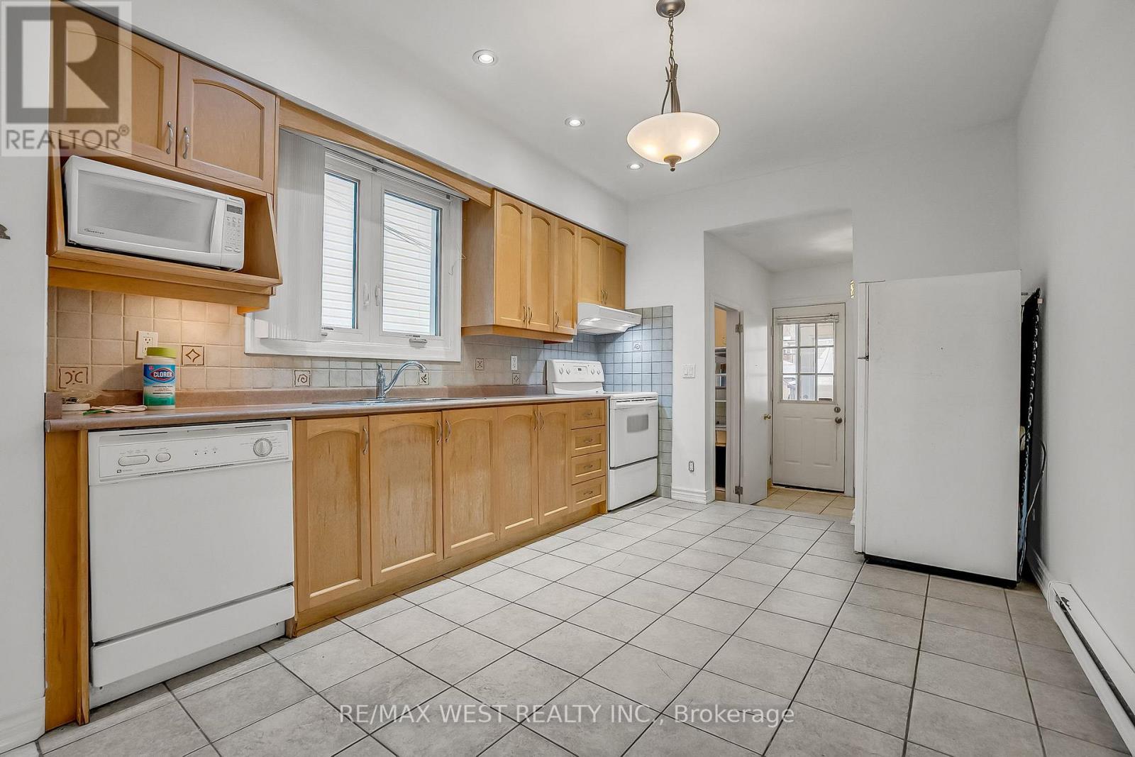 472 Symington Avenue, Toronto, Ontario  M6N 2W5 - Photo 29 - W12935520