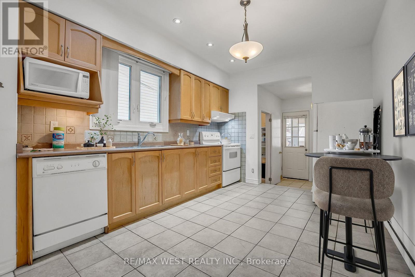 472 Symington Avenue, Toronto, Ontario  M6N 2W5 - Photo 31 - W12935520