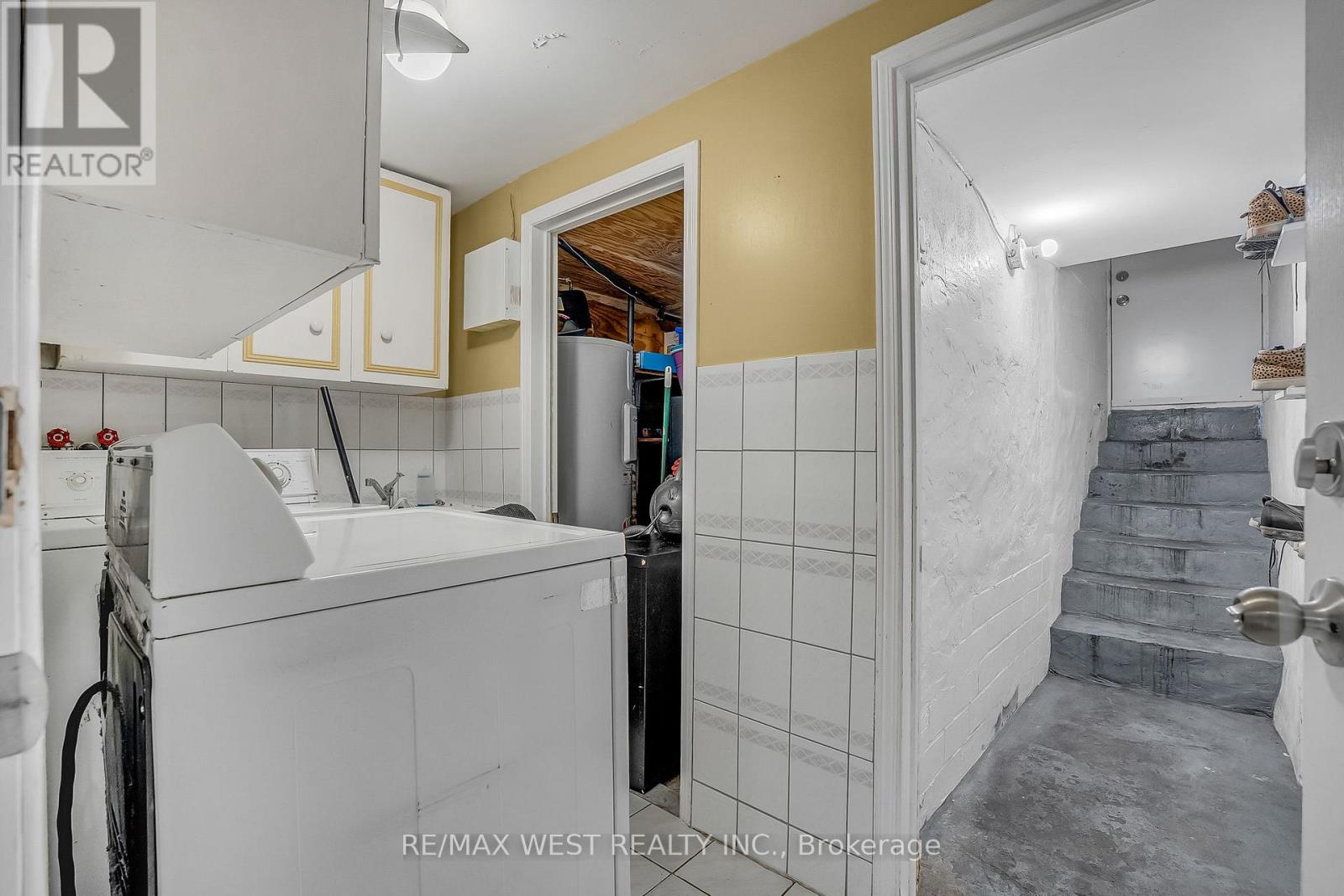 472 Symington Avenue, Toronto, Ontario  M6N 2W5 - Photo 9 - W12935520