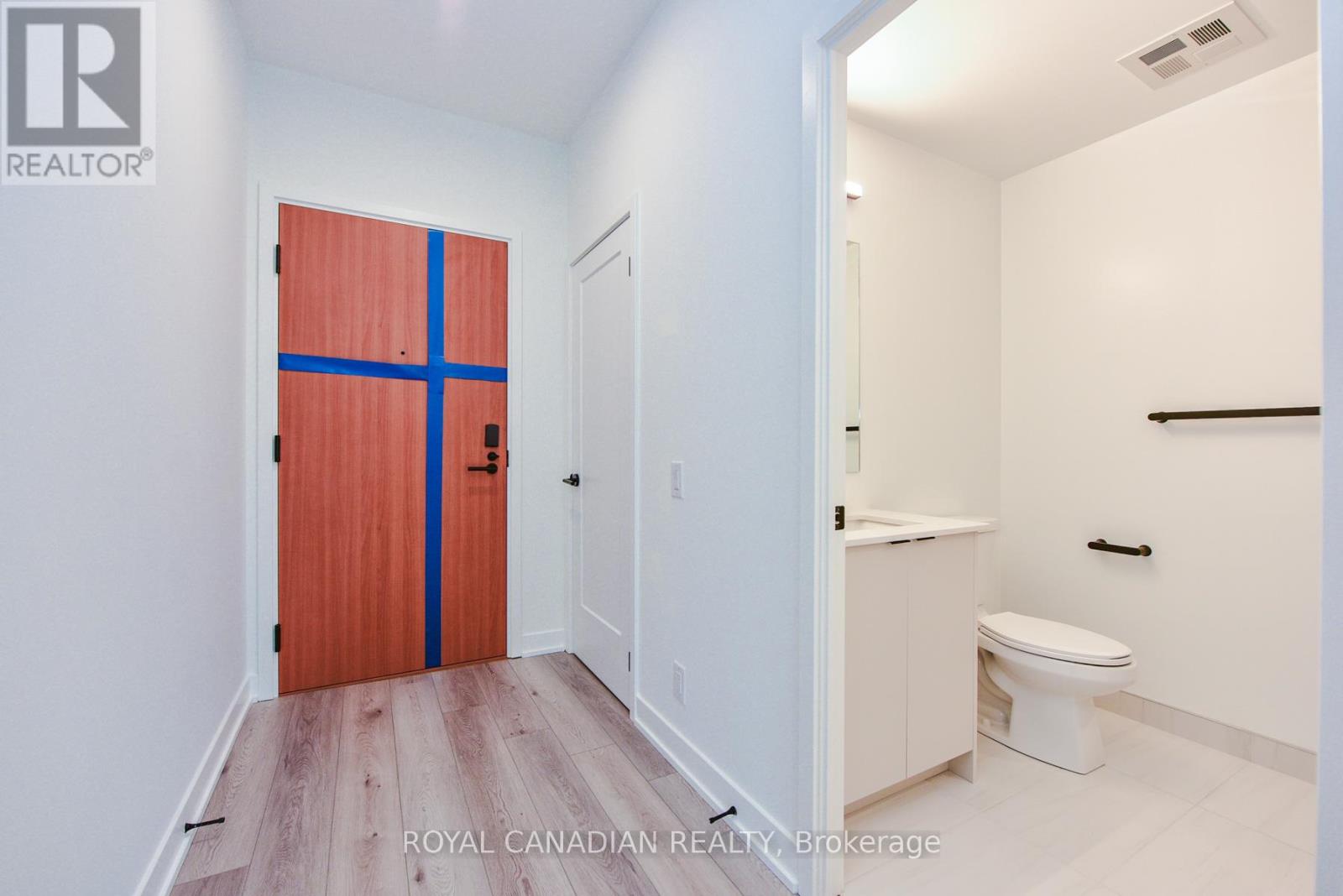 601 - 1660 Bloor Street W, Toronto, Ontario  M6P 0C6 - Photo 4 - W12935532