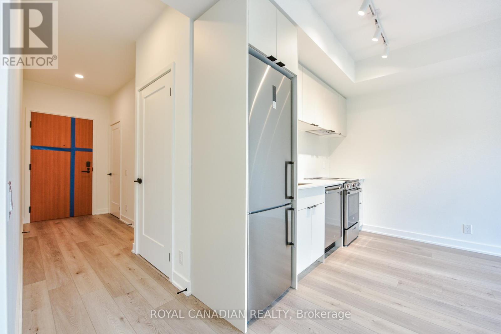 601 - 1660 Bloor Street W, Toronto, Ontario  M6P 0C6 - Photo 6 - W12935532