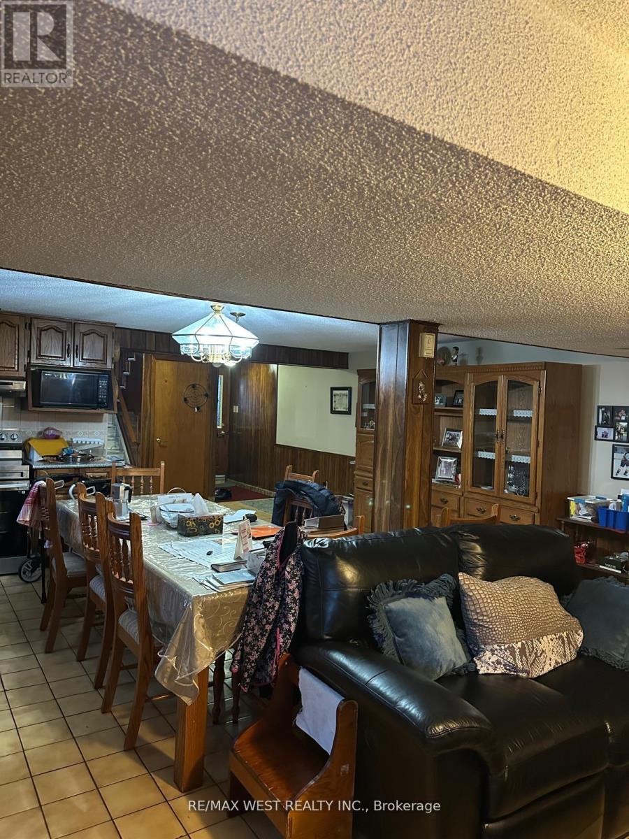 74 Elana Drive, Toronto, Ontario  M3N 2C2 - Photo 25 - W12935538