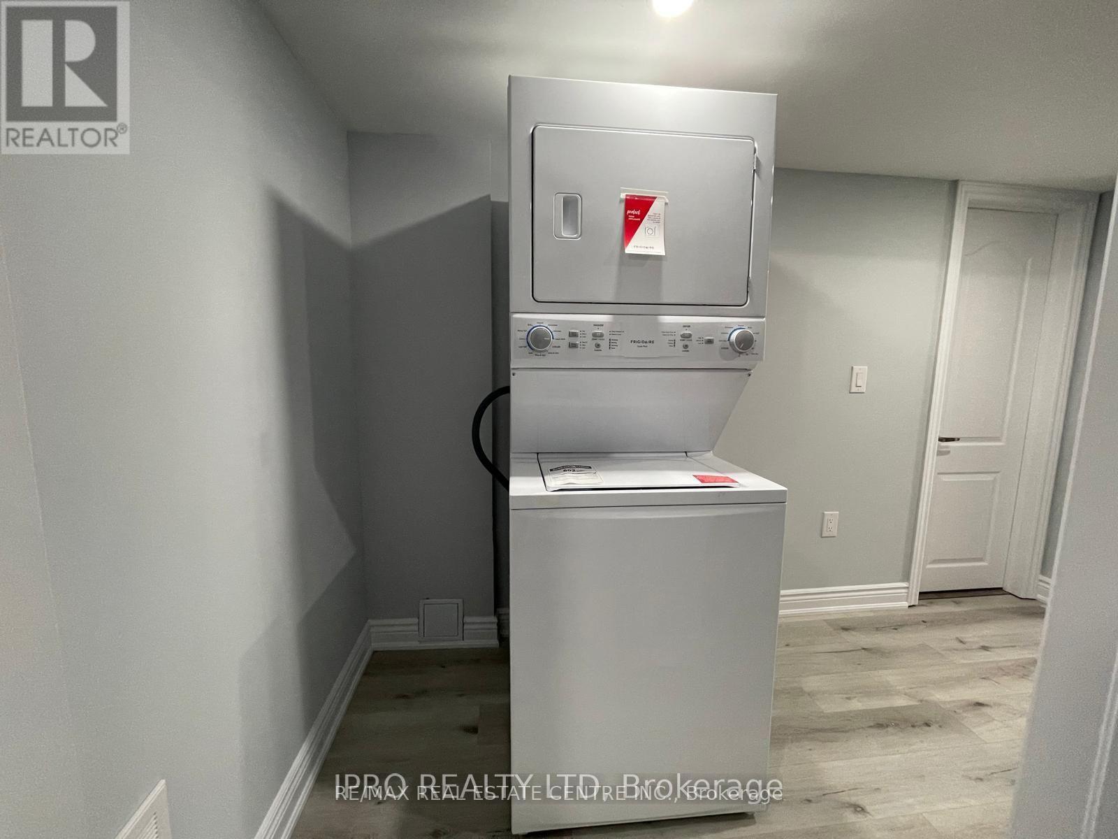 726 Dolby Crescent, Milton, Ontario  L9T 5L7 - Photo 30 - W12932710