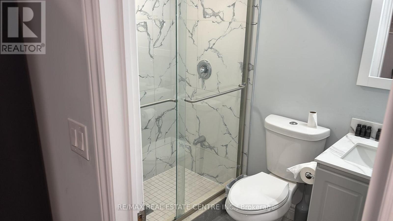 726 Dolby Crescent, Milton, Ontario  L9T 5L7 - Photo 21 - W12932710