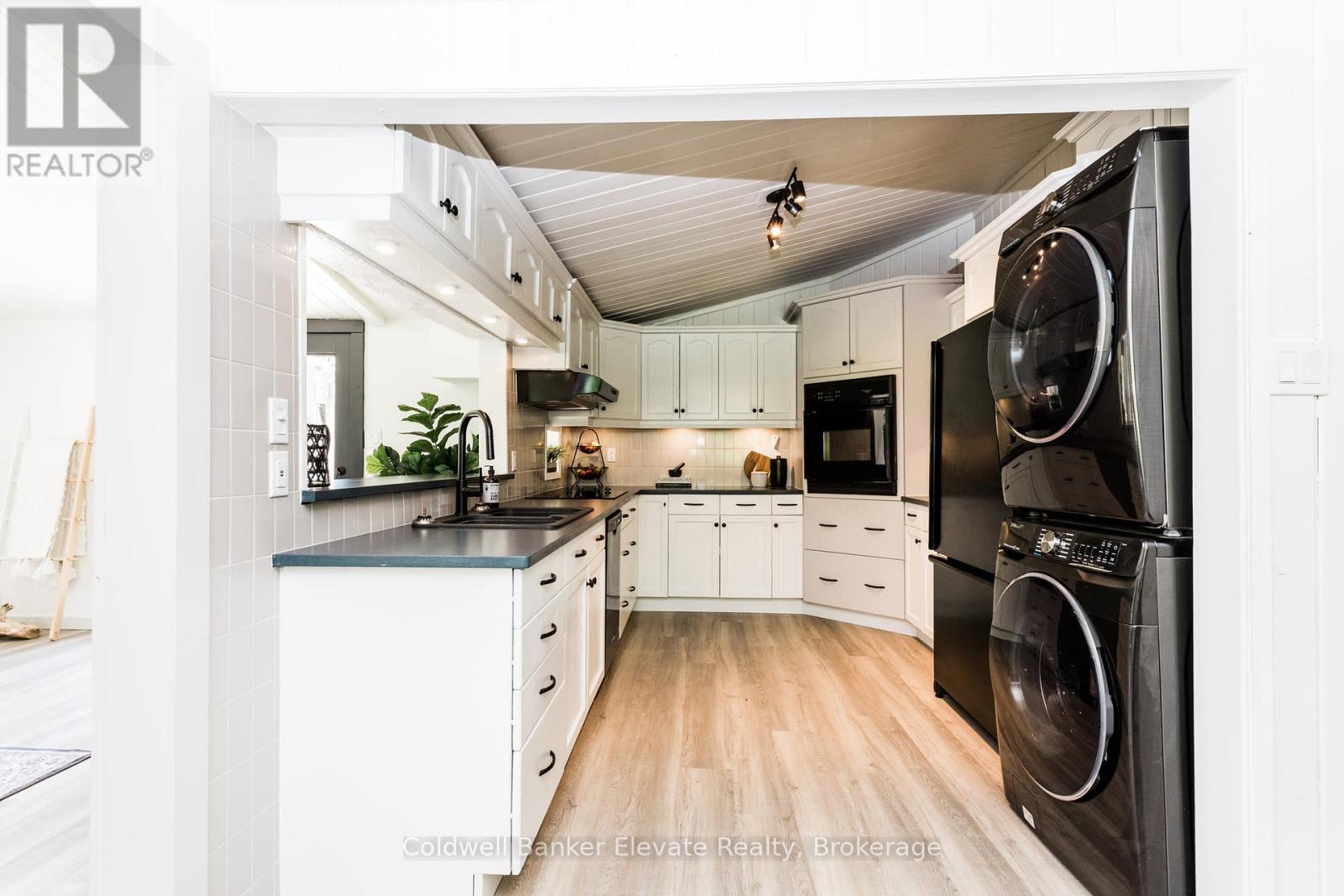 102 Cape Chin North Road, Northern Bruce Peninsula, Ontario  N0H 1W0 - Photo 17 - X12935206