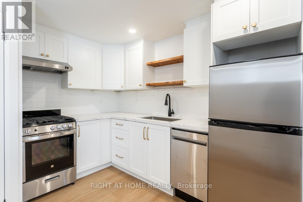 4 - 113 Catharine Street N, Hamilton, Ontario  L8R 1J5 - Photo 9 - X12935250