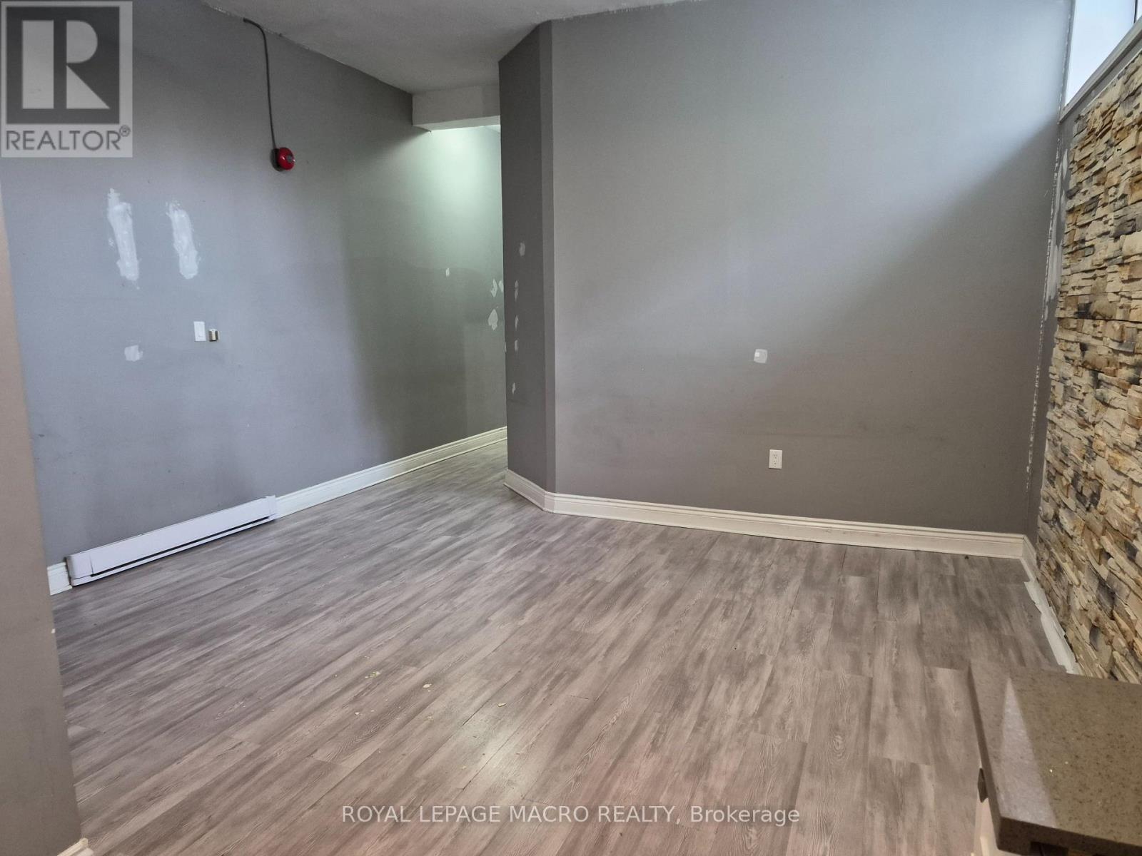 101 - 624 King Street E, Cambridge, Ontario  N3H 3N6 - Photo 2 - X12935300