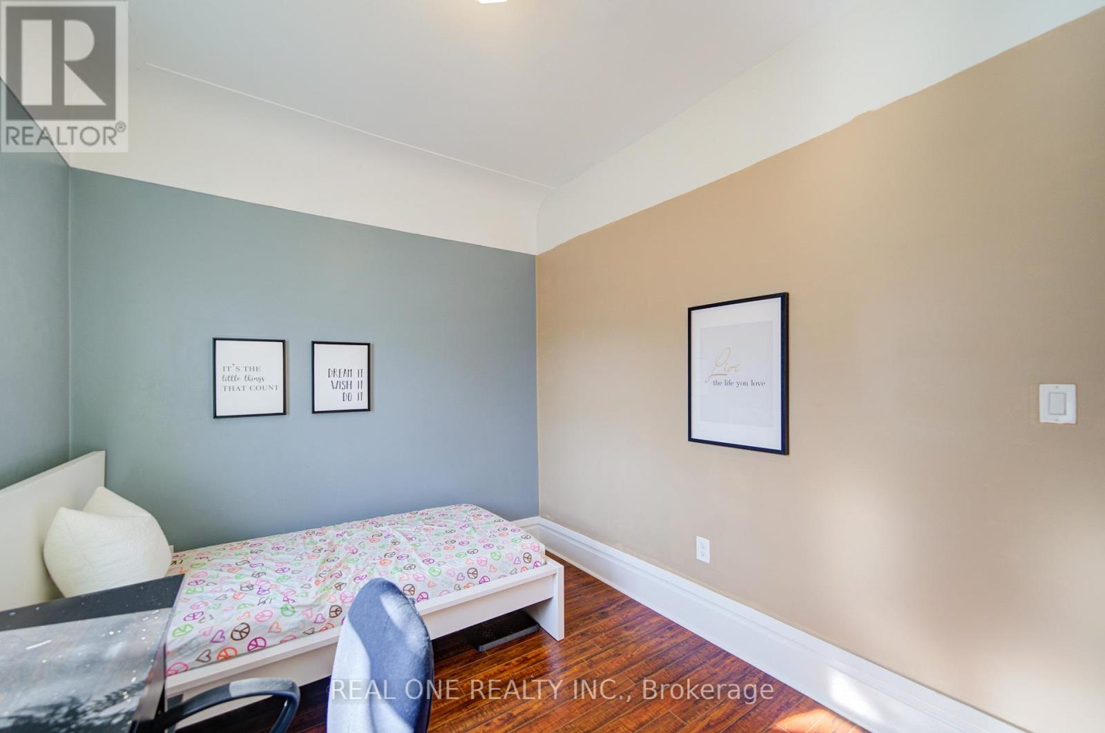 102 Royal Avenue, Hamilton, Ontario  L8S 2C6 - Photo 15 - X12935410