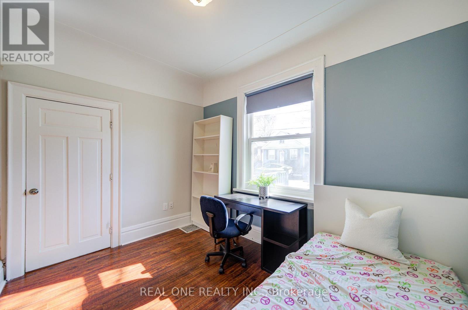 102 Royal Avenue, Hamilton, Ontario  L8S 2C6 - Photo 16 - X12935410