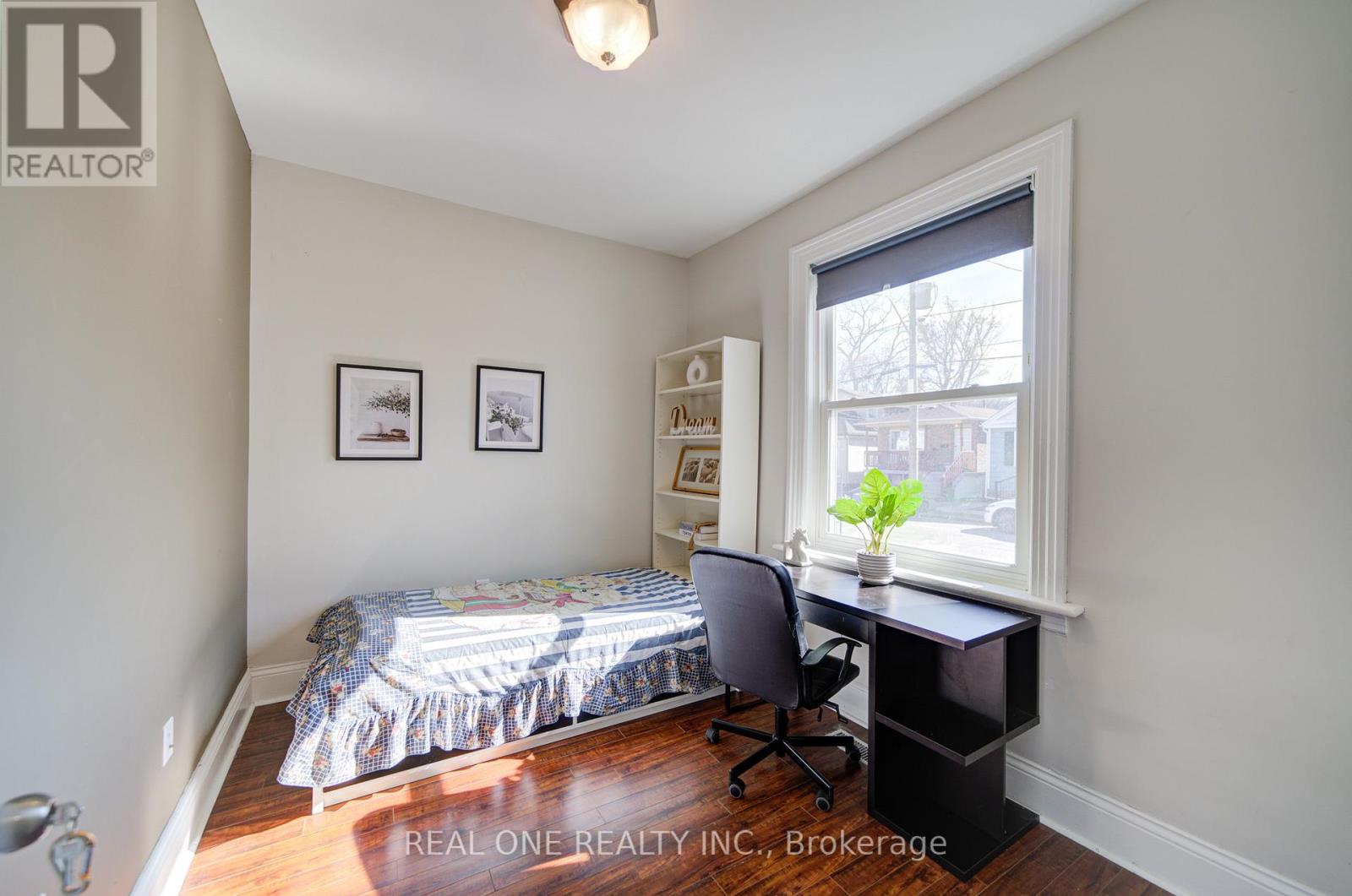 102 Royal Avenue, Hamilton, Ontario  L8S 2C6 - Photo 17 - X12935410