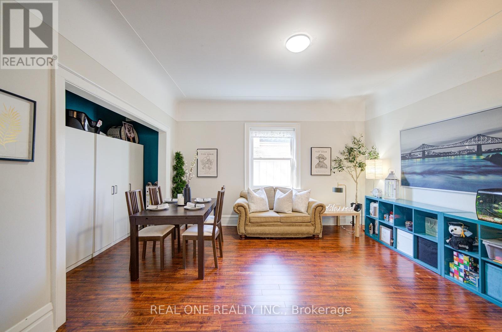 102 Royal Avenue, Hamilton, Ontario  L8S 2C6 - Photo 4 - X12935410