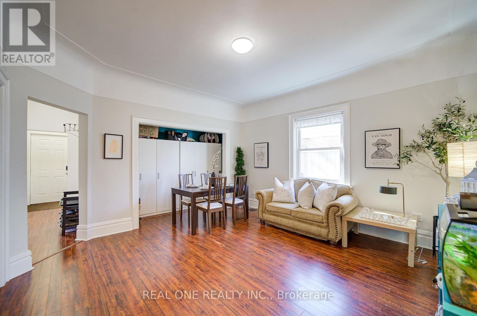 102 Royal Avenue, Hamilton, Ontario  L8S 2C6 - Photo 5 - X12935410