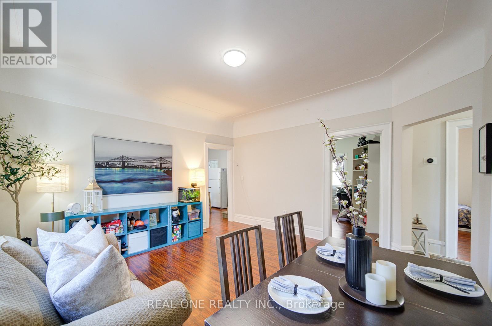 102 Royal Avenue, Hamilton, Ontario  L8S 2C6 - Photo 8 - X12935410