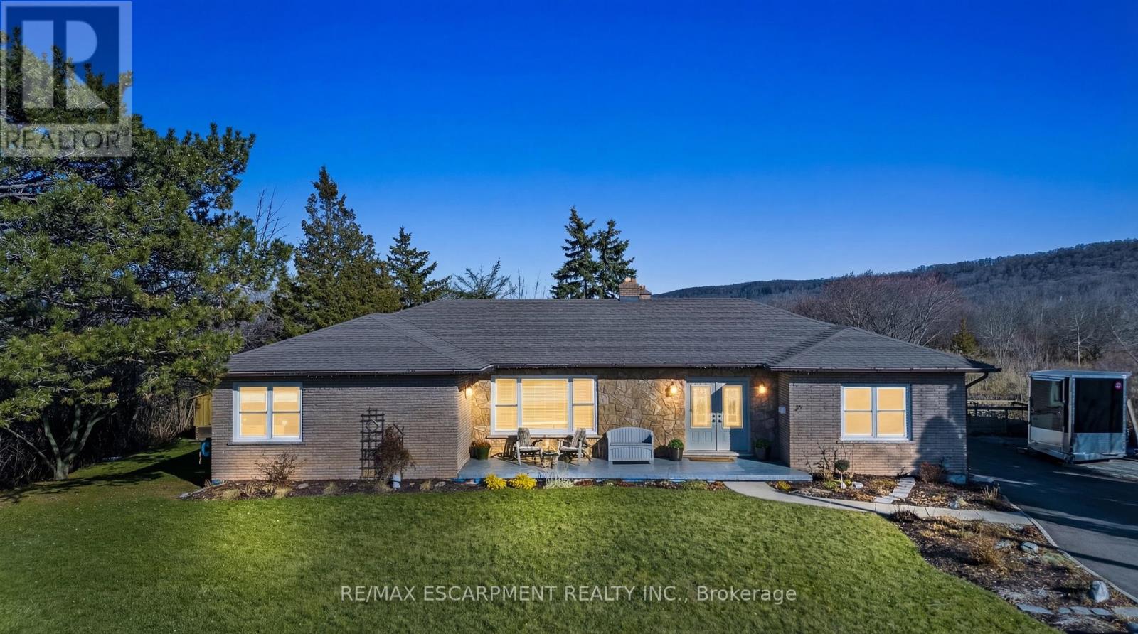 27 CLINE MOUNTAIN ROAD S, Grimsby, Ontario