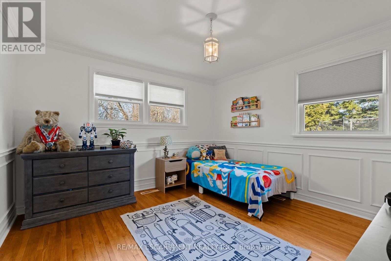 27 Cline Mountain Road S, Grimsby, Ontario  L3M 4B4 - Photo 13 - X12935422