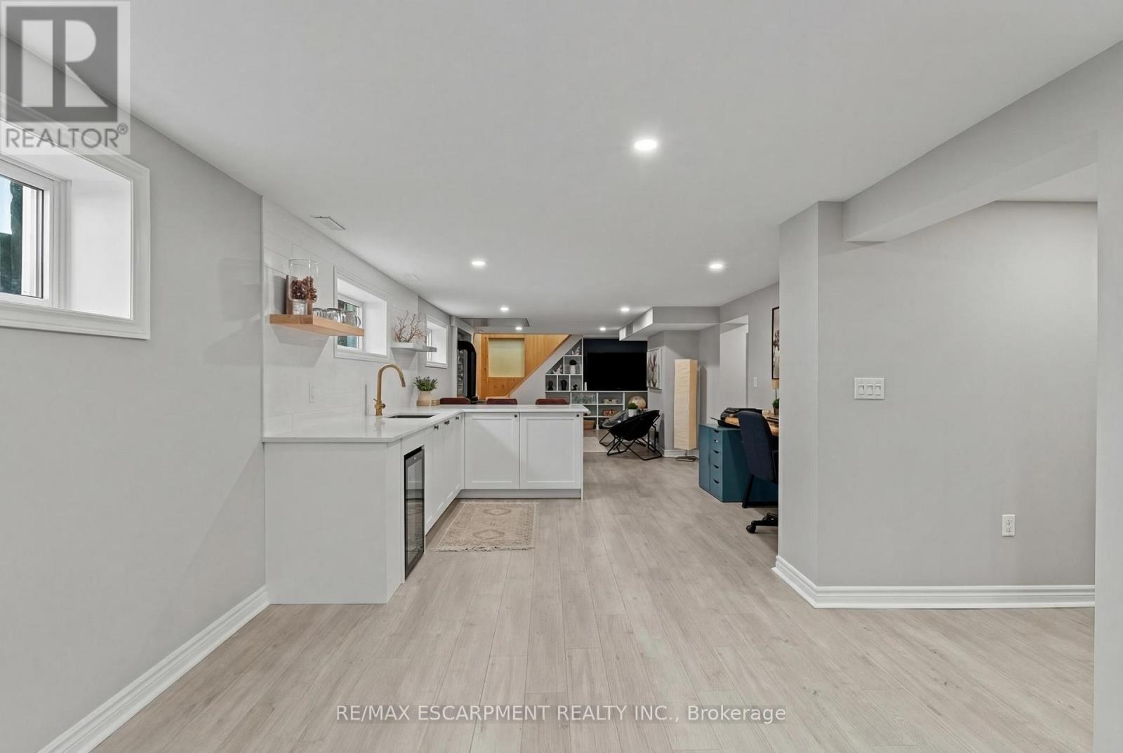 27 Cline Mountain Road S, Grimsby, Ontario  L3M 4B4 - Photo 22 - X12935422