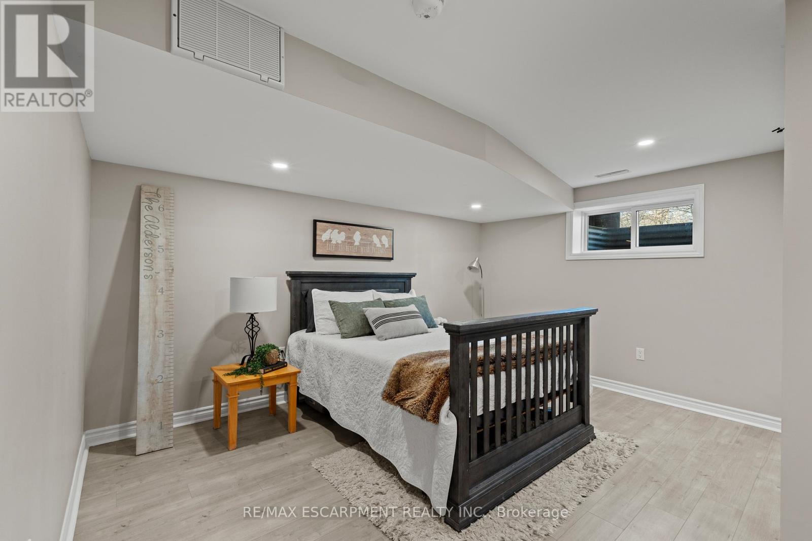 27 Cline Mountain Road S, Grimsby, Ontario  L3M 4B4 - Photo 23 - X12935422