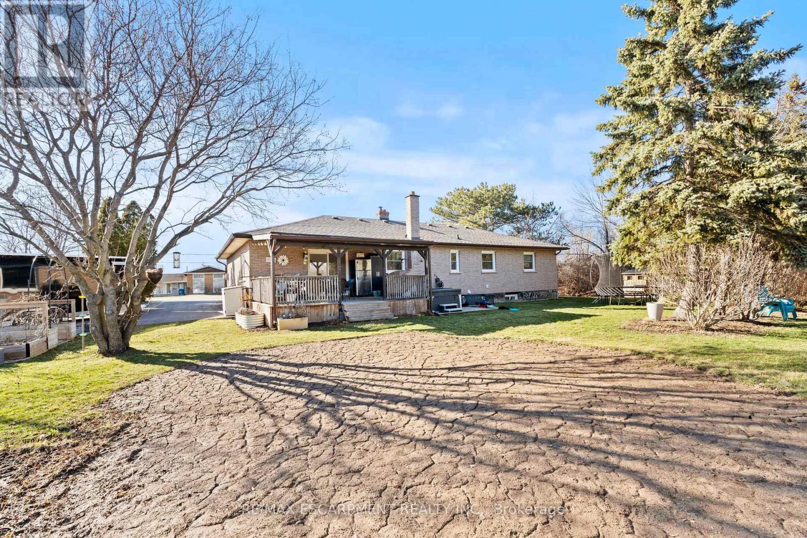 27 Cline Mountain Road S, Grimsby, Ontario  L3M 4B4 - Photo 27 - X12935422