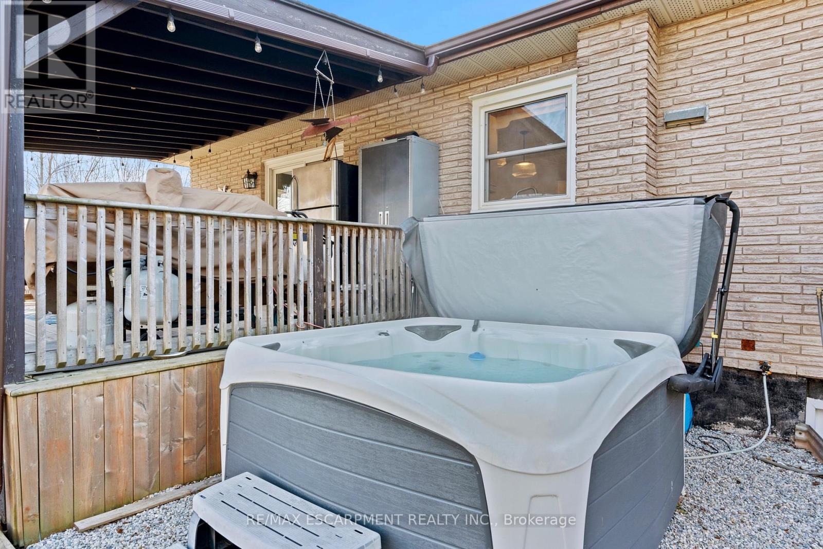 27 Cline Mountain Road S, Grimsby, Ontario  L3M 4B4 - Photo 30 - X12935422