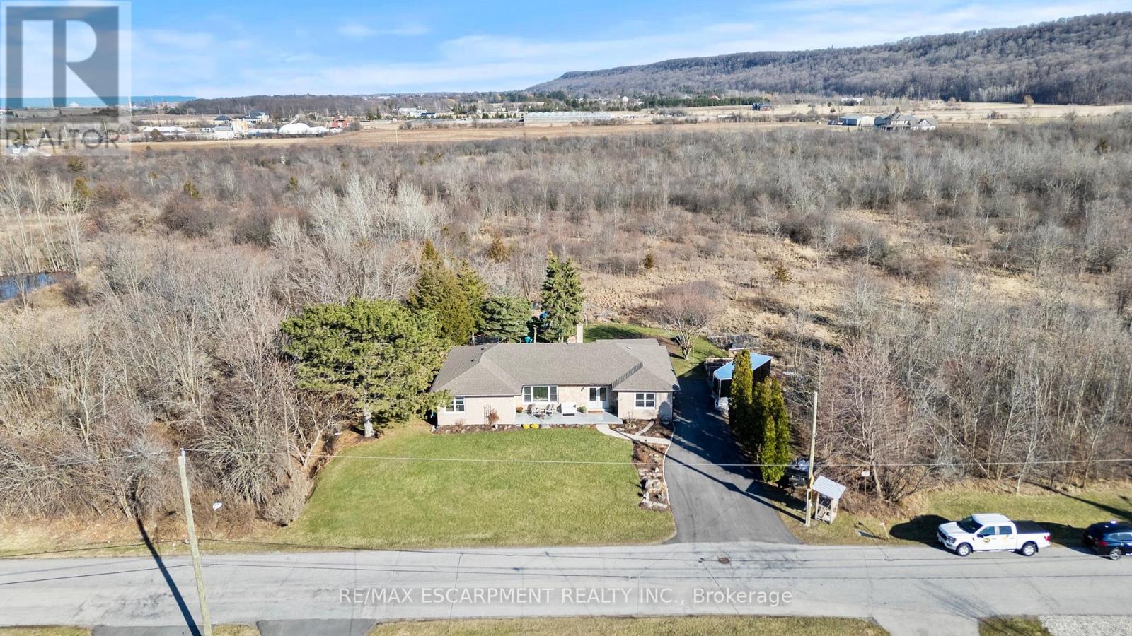 27 Cline Mountain Road S, Grimsby, Ontario  L3M 4B4 - Photo 34 - X12935422