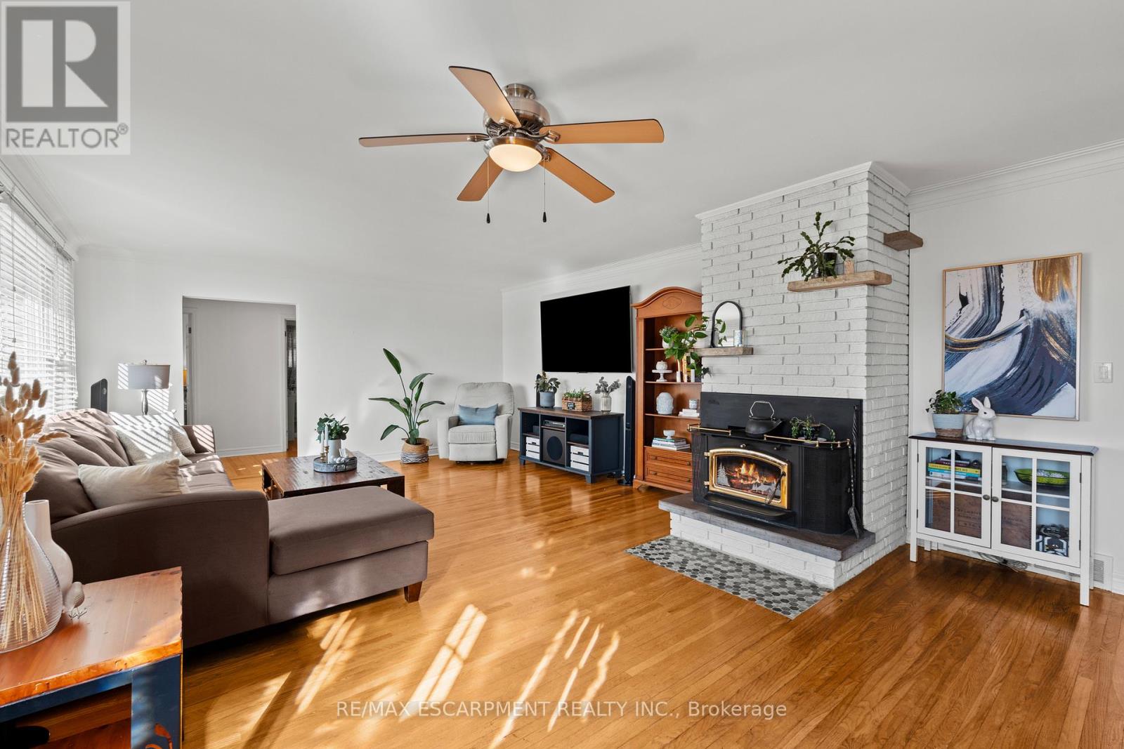 27 Cline Mountain Road S, Grimsby, Ontario  L3M 4B4 - Photo 8 - X12935422