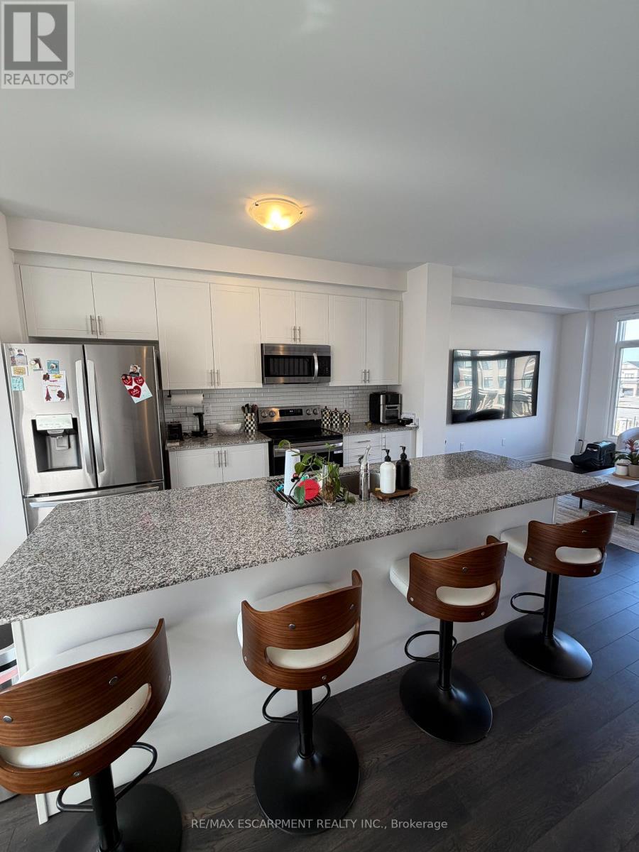 460 Provident Way, Hamilton (Mount Hope), Ontario  L0R 1C0 - Photo 14 - X12935490