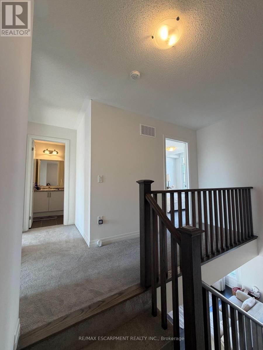 460 Provident Way, Hamilton (Mount Hope), Ontario  L0R 1C0 - Photo 19 - X12935490