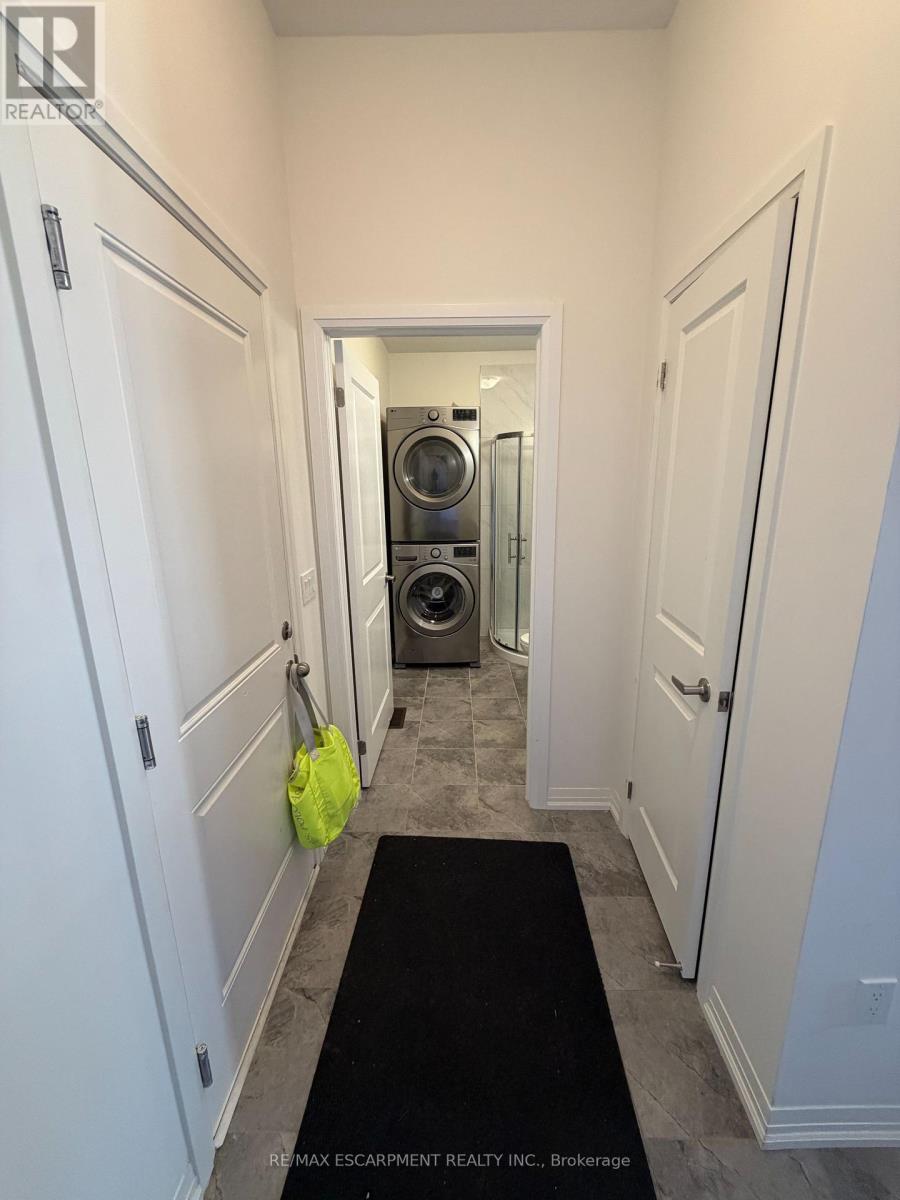 460 Provident Way, Hamilton (Mount Hope), Ontario  L0R 1C0 - Photo 5 - X12935490