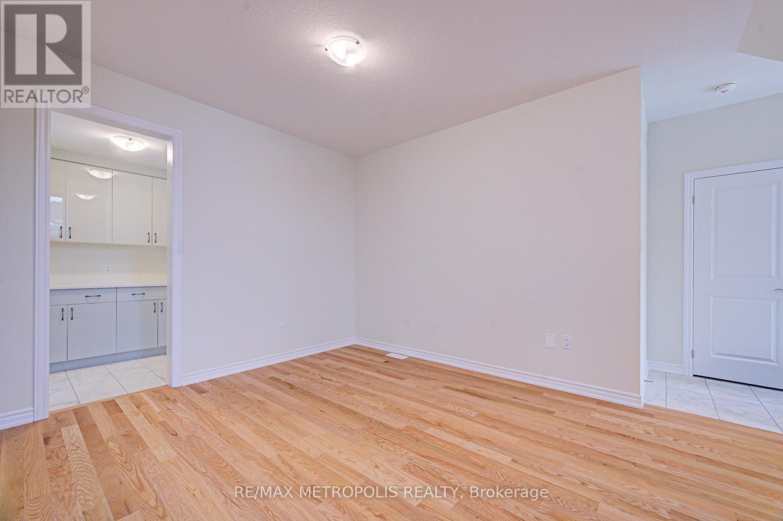 25 Heming Street, Brant, Ontario  N3L 0M6 - Photo 10 - X12935494