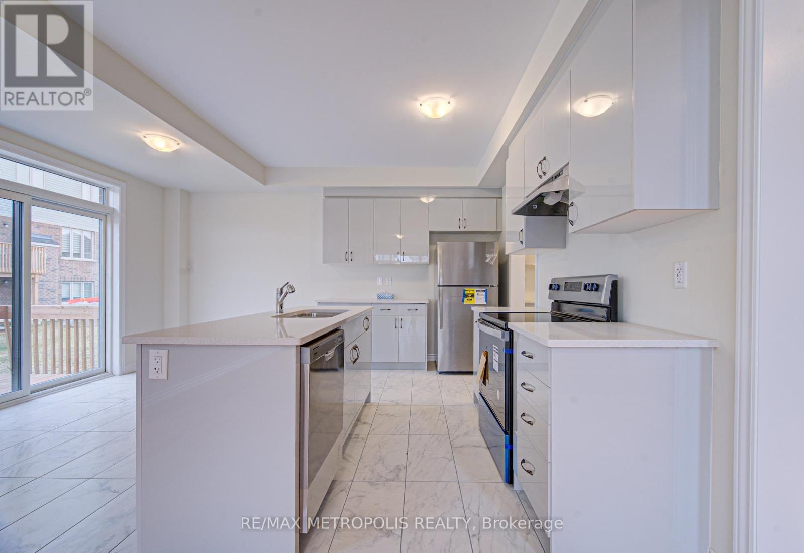 25 Heming Street, Brant, Ontario  N3L 0M6 - Photo 14 - X12935494