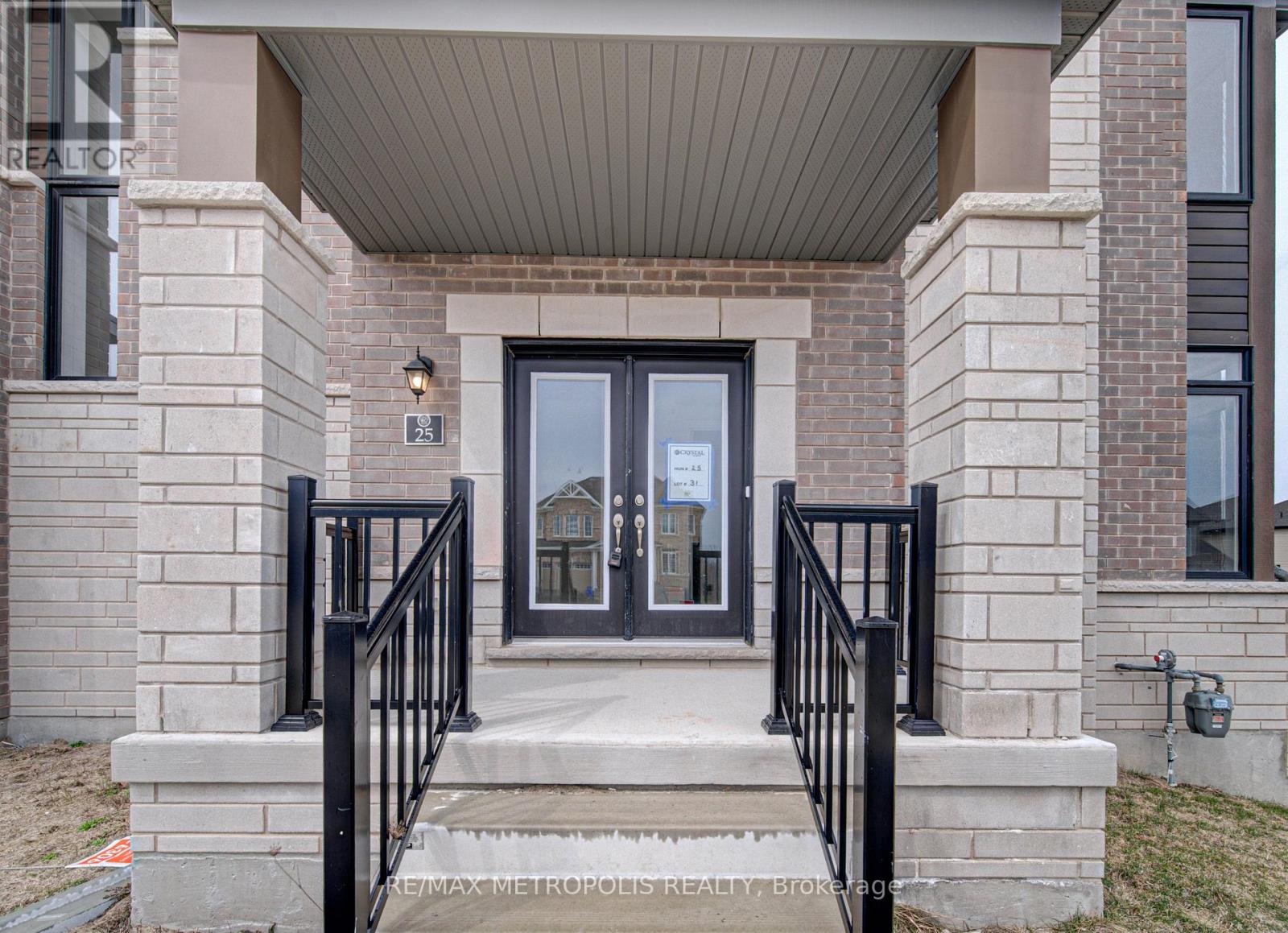 25 Heming Street, Brant, Ontario  N3L 0M6 - Photo 4 - X12935494