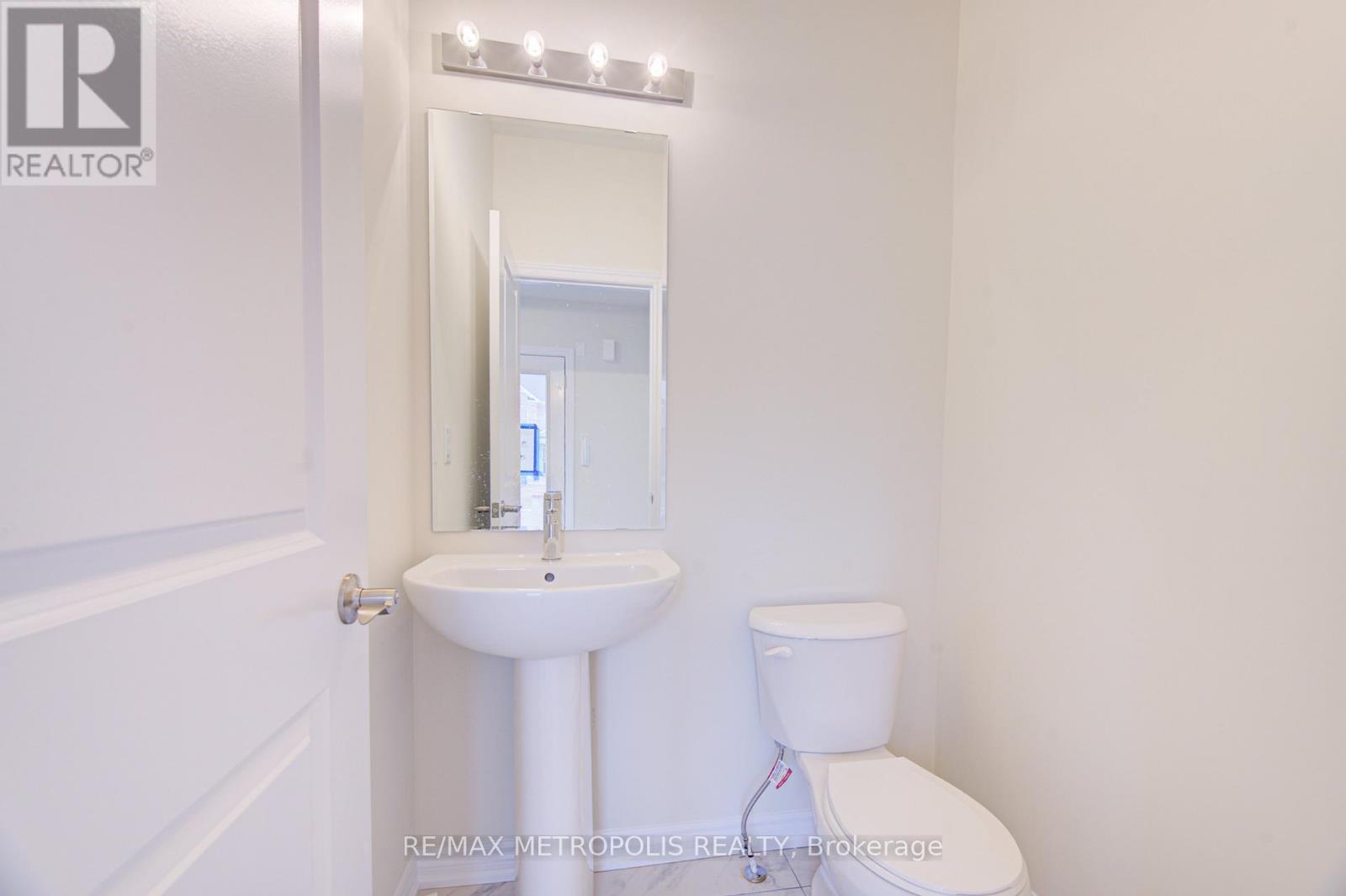 25 Heming Street, Brant, Ontario  N3L 0M6 - Photo 7 - X12935494