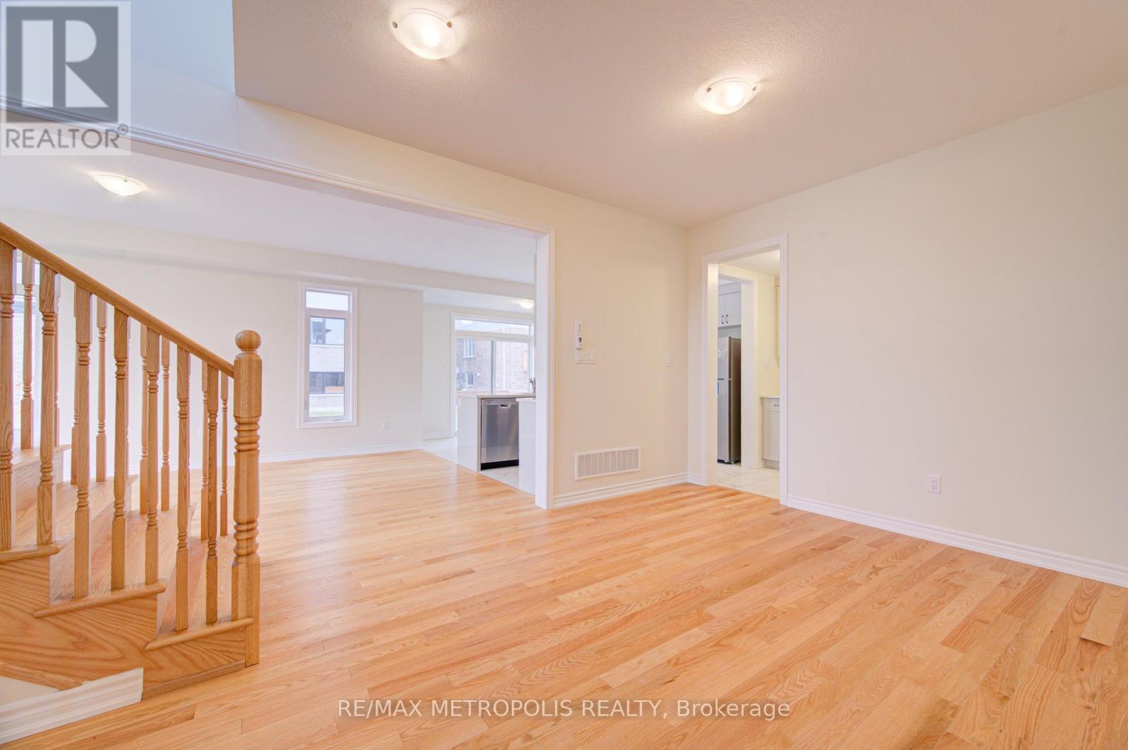 25 Heming Street, Brant, Ontario  N3L 0M6 - Photo 8 - X12935494