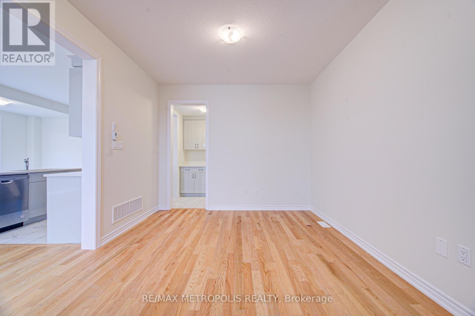 25 Heming Street, Brant, Ontario  N3L 0M6 - Photo 9 - X12935494