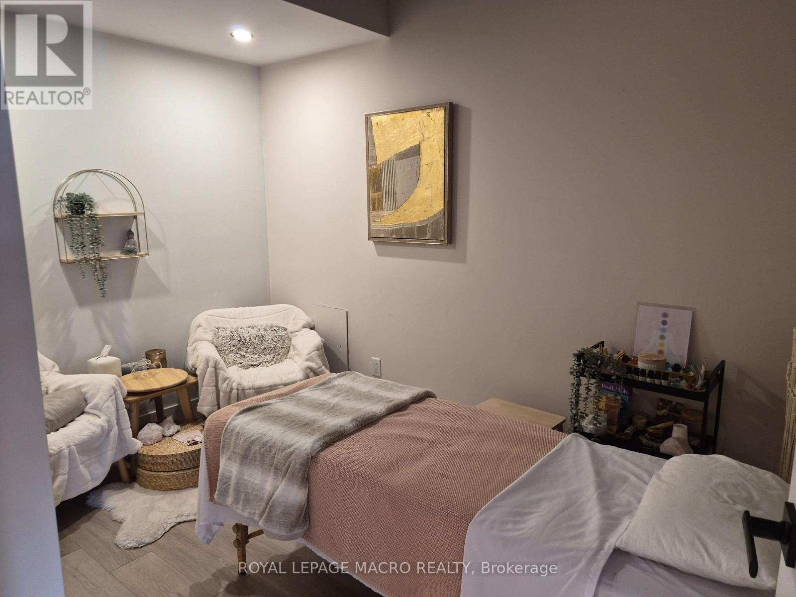 446 Win - 446 Winston Road, Grimsby, Ontario  L3M 0H2 - Photo 7 - X12935502