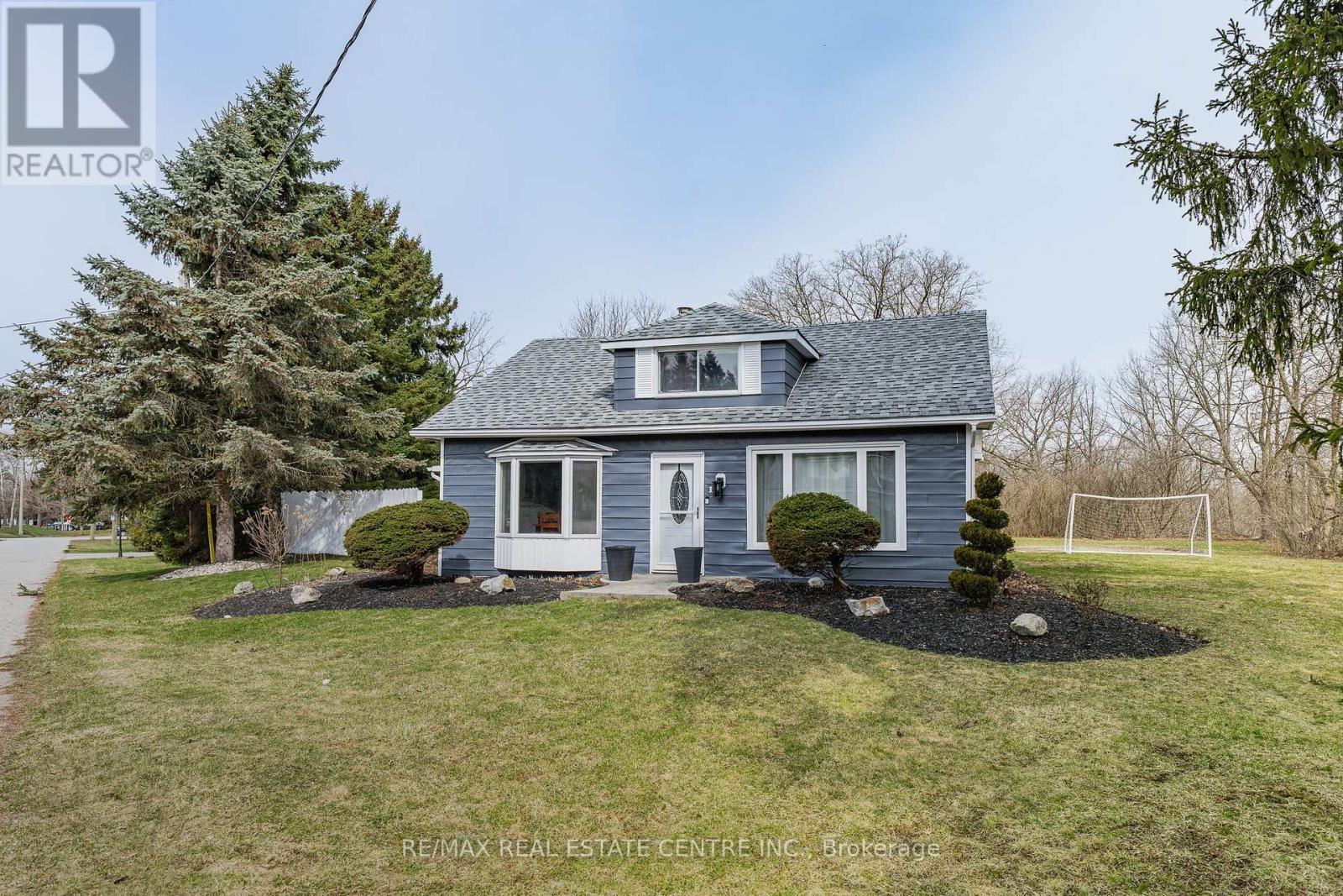 1 HUGHSON STREET, North Dumfries, Ontario