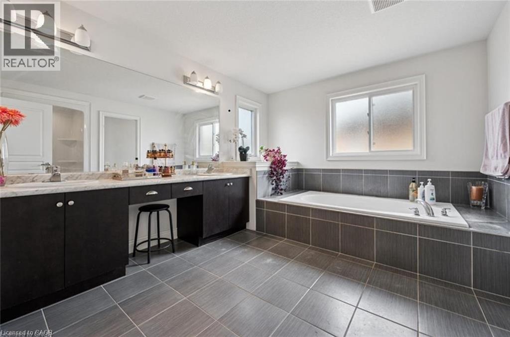 77 Eaglecrest Street, Kitchener, Ontario  N2K 4K1 - Photo 29 - 40816121