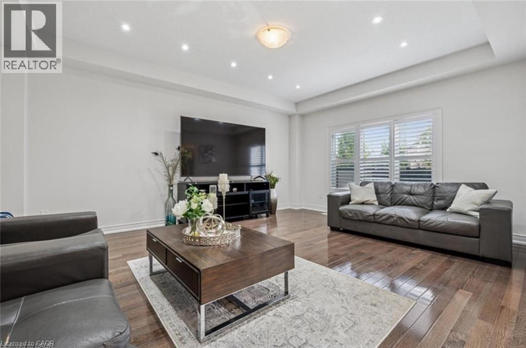 77 Eaglecrest Street, Kitchener, Ontario  N2K 4K1 - Photo 4 - 40816121